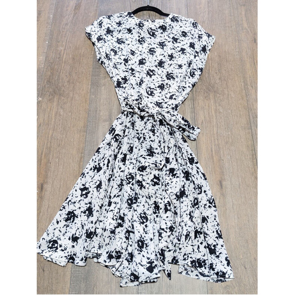 Nicole Miller Dresses & Skirts - Nicole Miller Dress Womens 10 White Black Print Short Sleeve Tie Waist Casual